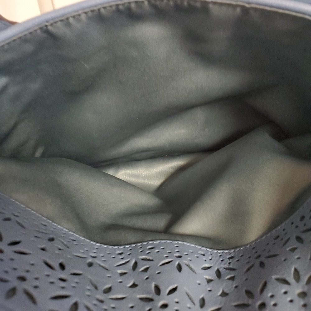 Beautiful light blue Coach cut out pattern bag - Picture 10 of 16